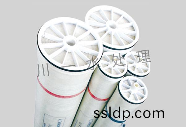 反(fan)滲(shen)透(tou)膜(mo)元件