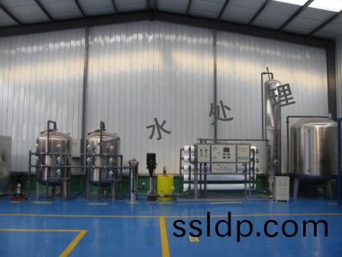 10T/h單(dan)級(ji)反滲(shen)透(tou)設備