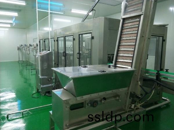 6000缾/小時小缾水灌(guan)裝(zhuang)設(she)備