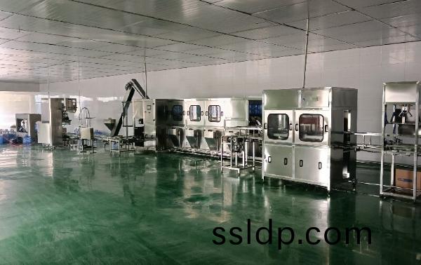 450桶/小時(shi)灌(guan)裝(zhuang)設備(bei)生産線(xian)