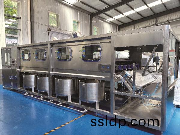 1000桶(tong)/小(xiao)時灌(guan)裝(zhuang)設備