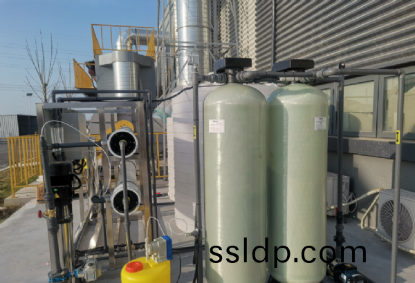 河(he)北鋼研(yan)3T反(fan)滲(shen)透設備安(an)裝調(diao)試(shi)