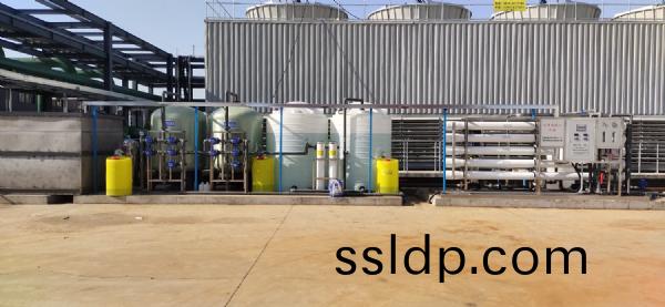 【川(chuan)一股份】20噸單(dan)級(ji)反滲(shen)透設備(bei)安裝(zhuang)現場(chang)