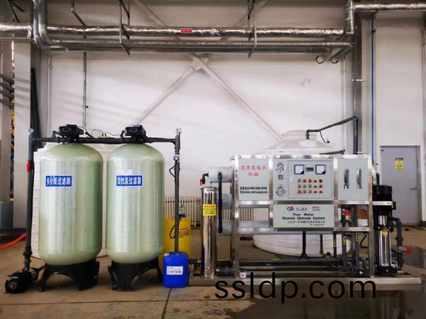 【川一(yi)股份(fen)】5T雙級反(fan)滲(shen)透純淨(jing)水設備(bei)安(an)裝(zhuang)現場(chang)