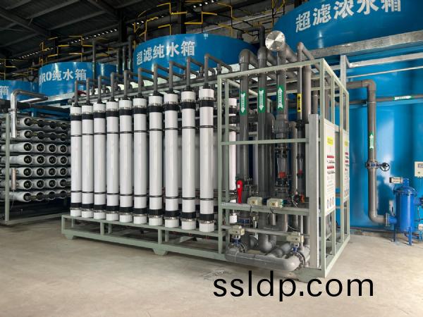 【川一股(gu)份】150噸(dun)/H超(chao)濾+反滲透(tou)設備安(an)裝(zhuang)調(diao)試完(wan)成
