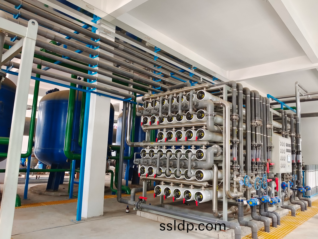 【川一股份】100噸(dun)/H超純(chun)水設備安裝(zhuang)調試(shi)