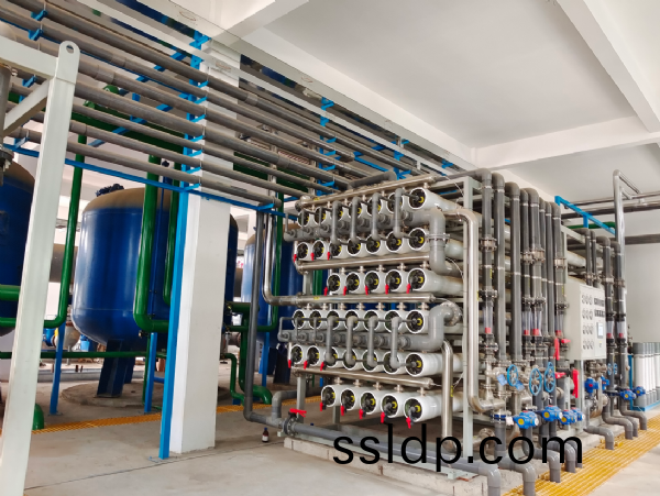 【川一(yi)股份】100噸/H超(chao)純水設備安裝調(diao)試