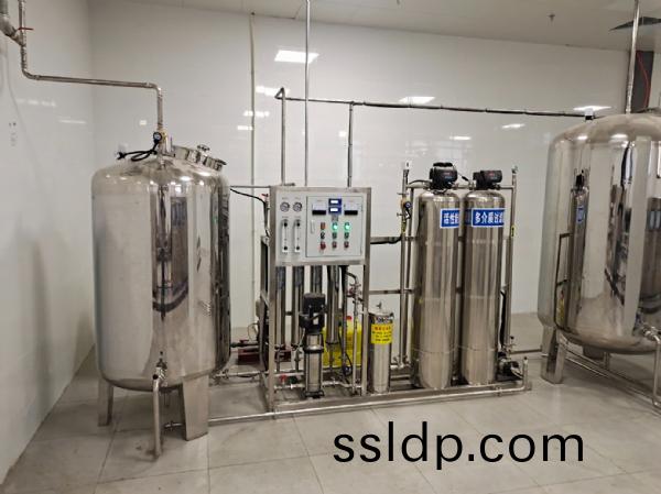 1T全不(bu)鏽(xiu)鋼(gang)納濾設備(bei)