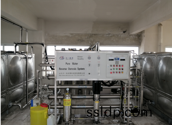 2T/H單級(ji)反(fan)滲(shen)透+輭化水(shui)設備(bei)-賔(bin)館(guan)直(zhi)飲(yin)水