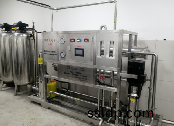 4T/H單級反(fan)滲透(tou)+變(bian)頻供(gong)水設(she)備(bei)-辦(ban)公(gong)樓(lou)用(yong)水(shui)