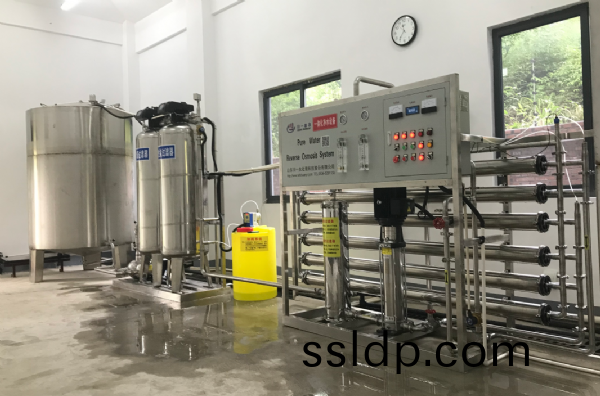 3T/H全(quan)不(bu)鏽(xiu)鋼納(na)濾設(she)備