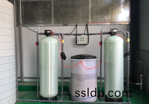 5T/H全(quan)自(zi)動輭(ruan)化(hua)水(shui)設備