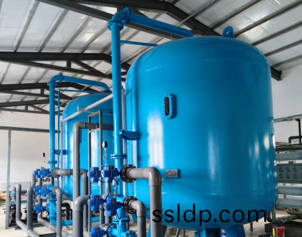 100T/H過(guo)濾(lv)設(she)備(bei)