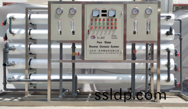5T/H雙級(ji)反滲透(tou)設(she)備