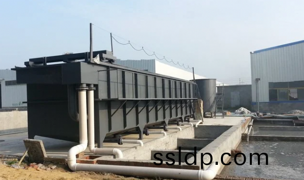 大型工(gong)業一體化廢(fei)水處理(li)設(she)備(bei)