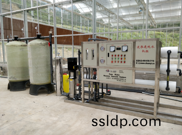 湖南(nan)溫(wen)室大棚(peng)種(zhong)植(zhi)用(yong)水(shui)5T反滲(shen)透(tou)設(she)備(bei)