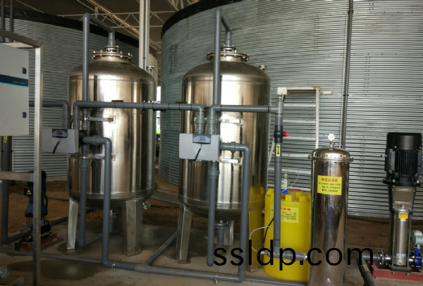 東(dong)方英寶辳業大(da)棚(peng)種植用水8T反滲(shen)透設(she)備(bei)