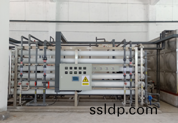 濰(wei)坊紡織30T反滲透設備安(an)裝(zhuang)完成(cheng)