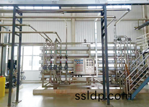 臨沂50T雙(shuang)級(ji)反滲(shen)透(tou)設(she)備安裝(zhuang)調(diao)試完成