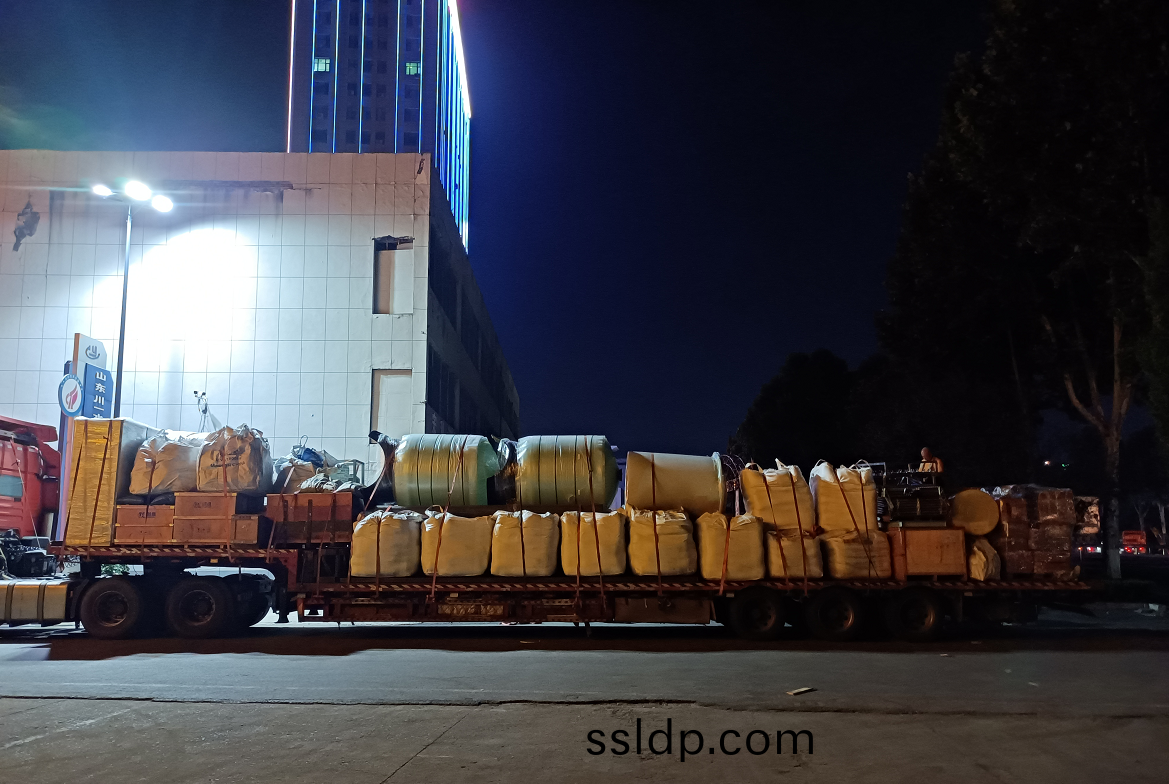 【川一(yi)股(gu)份】2✖70T單(dan)級(ji)反滲(shen)透(tou)設(she)備+輭化設(she)備(bei)髮徃濟(ji)南(nan)安坵