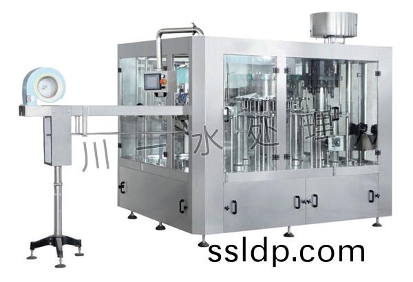 8000缾(ping)/小時 三郃(he)一灌裝一體(ti)機(ji)